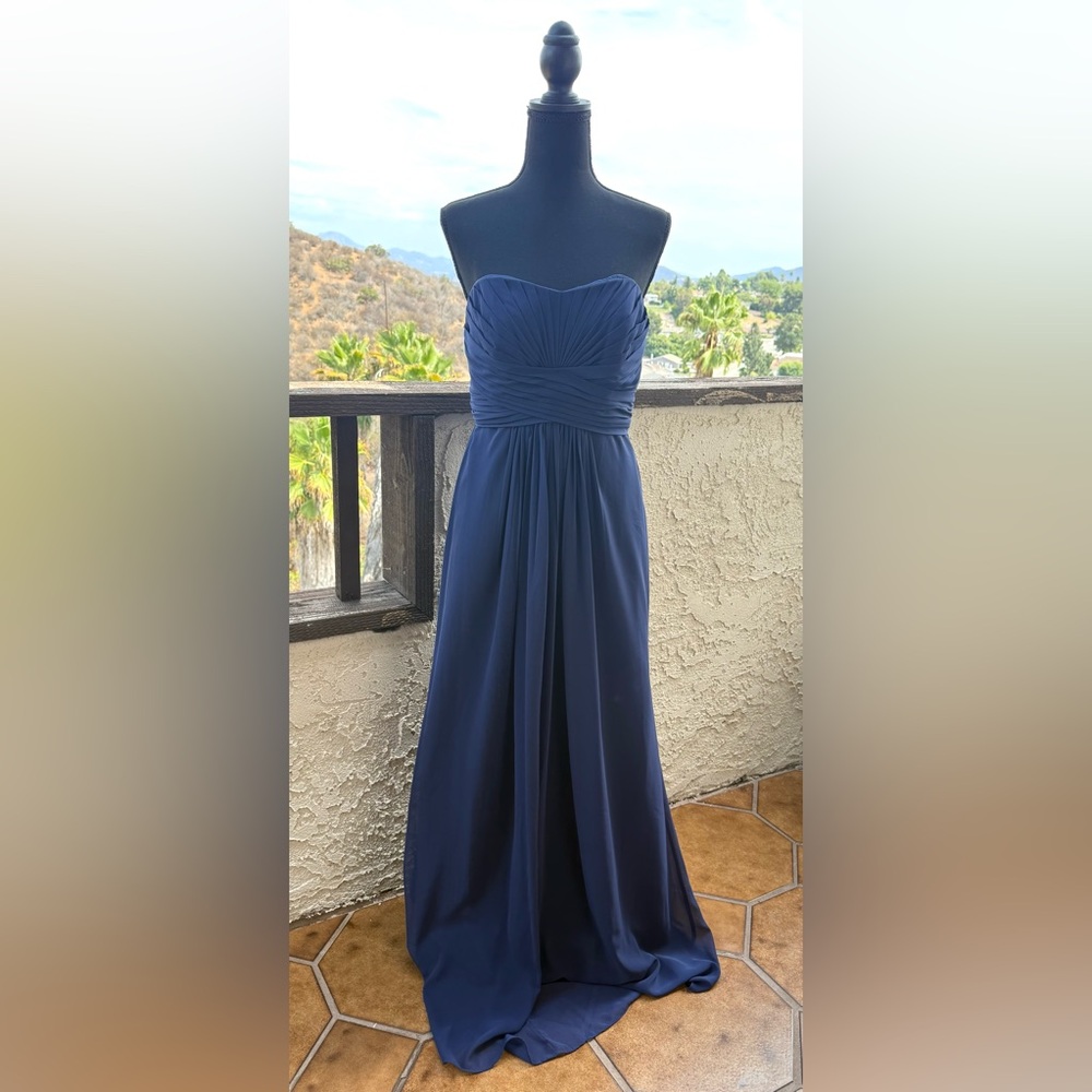 🧿SUPER SALE; PRICE FIRM🧿 
Davids Bridal Navy Blue Strapless Formal Dress